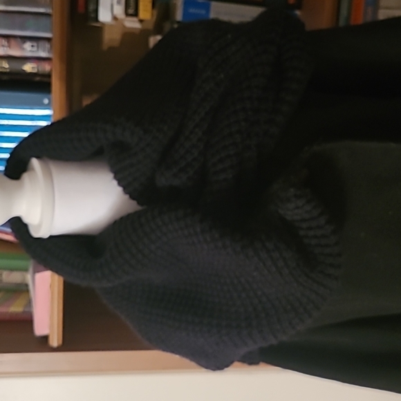 Black coat - Picture 3 of 6